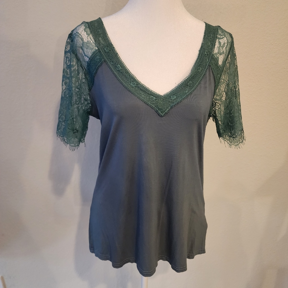 NWT LA MIEL Super Soft Lace-Sleeve V-Neck - Teal